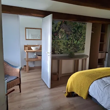La Porte Du Bosq ,chambre D'hote Pres De Deauville Surville (Calvados)