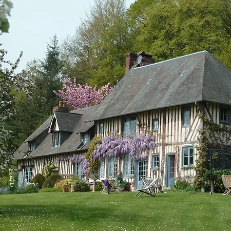 La Porte Du Bosq ,chambre D'hote Pres De Deauville Surville (Calvados)