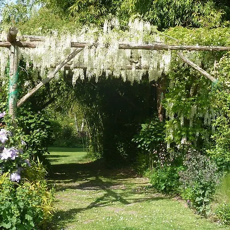 La Porte Du Bosq ,chambre D'hote Pres De Deauville Surville (Calvados)