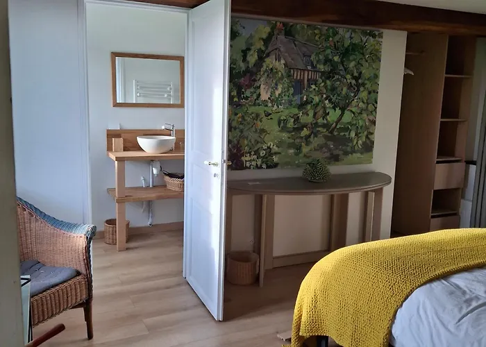 La Porte Du Bosq ,chambre D'hote Pres De Deauville Surville (Calvados)